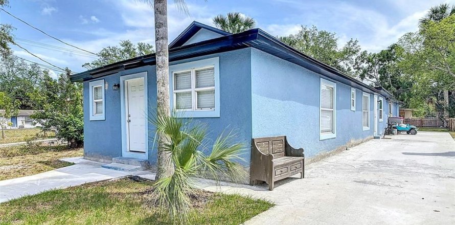 Duplex in Sanford, Florida 6 bedrooms, 177.81 sq.m. № 1735212
