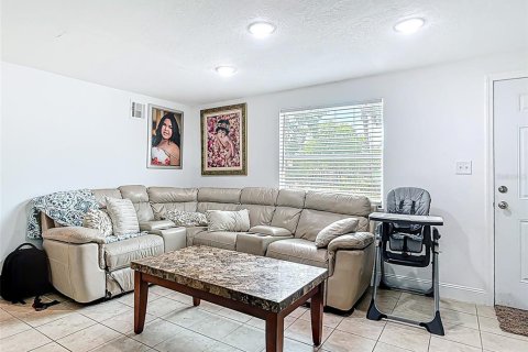 Duplex in Sanford, Florida 6 bedrooms, 177.81 sq.m. № 1735212 - photo 13