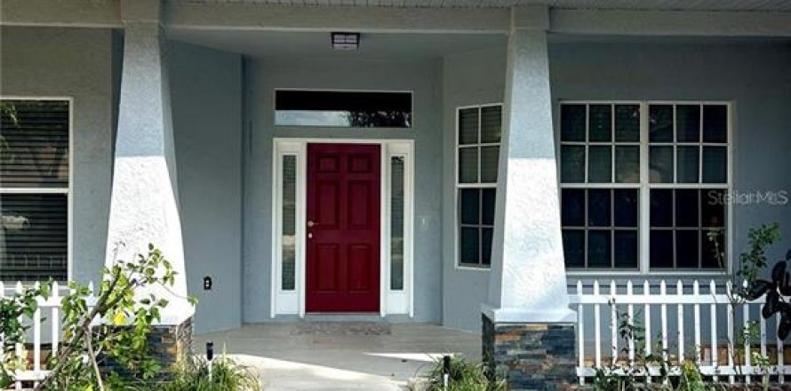 Villa ou maison à Thonotosassa, Floride 4 chambres, 232.35 m2 № 2353452