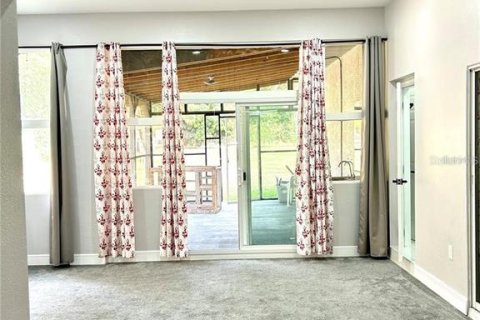 Villa ou maison à louer à Thonotosassa, Floride: 4 chambres, 232.35 m2 № 2353452 - photo 9