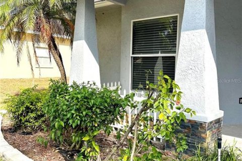 Villa ou maison à louer à Thonotosassa, Floride: 4 chambres, 232.35 m2 № 2353452 - photo 3