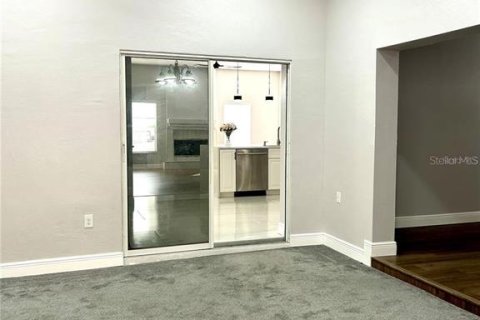 Villa ou maison à louer à Thonotosassa, Floride: 4 chambres, 232.35 m2 № 2353452 - photo 8