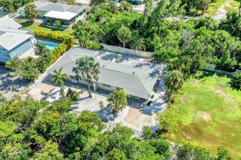 Commercial property in Longboat Key, Florida 4 bedrooms, 166.48 sq.m. № 2213703 - photo 3