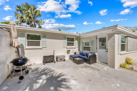Commercial property in Longboat Key, Florida 4 bedrooms, 166.48 sq.m. № 2213703 - photo 16