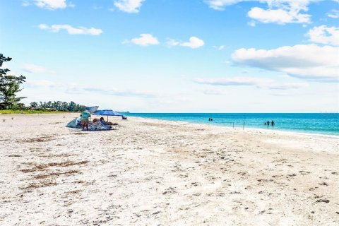 Commercial property in Longboat Key, Florida 4 bedrooms, 166.48 sq.m. № 2213703 - photo 10