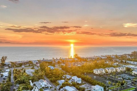 Commercial property in Longboat Key, Florida 4 bedrooms, 166.48 sq.m. № 2213703 - photo 13