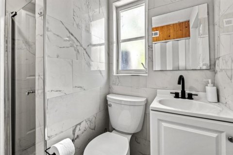 Commercial property in Longboat Key, Florida 4 bedrooms, 166.48 sq.m. № 2213703 - photo 29