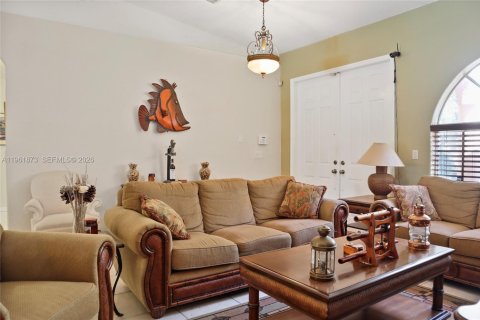 Купить виллу или дом в Хомстед, Флорида 4 спальни, 211.07м2, № 2025797 - фото 3