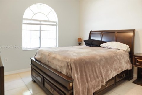 Купить виллу или дом в Хомстед, Флорида 4 спальни, 211.07м2, № 2025797 - фото 14