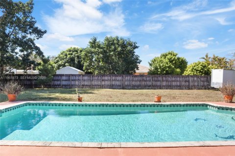 Купить виллу или дом в Хомстед, Флорида 4 спальни, 211.07м2, № 2025797 - фото 17