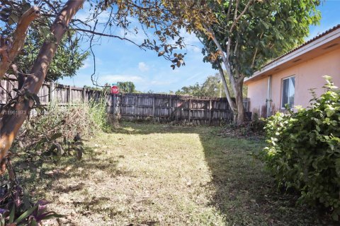 Купить виллу или дом в Хомстед, Флорида 4 спальни, 211.07м2, № 2025797 - фото 21