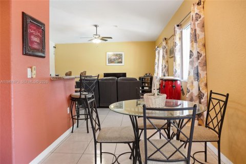 Купить виллу или дом в Хомстед, Флорида 4 спальни, 211.07м2, № 2025797 - фото 10