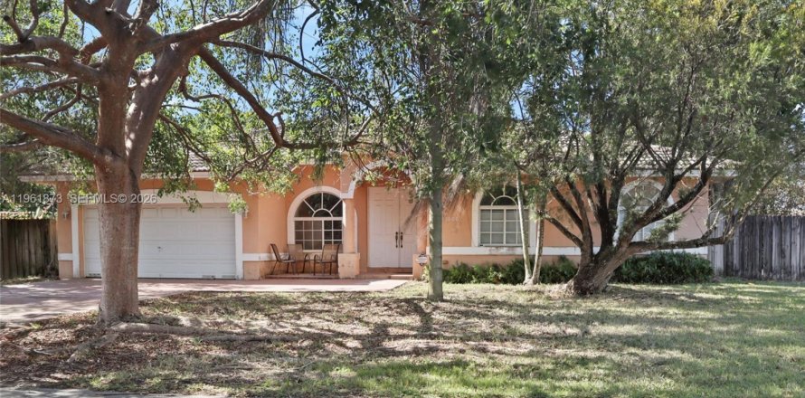 Дом в Хомстед, Флорида 4 спальни, 211.07м2 № 2025797