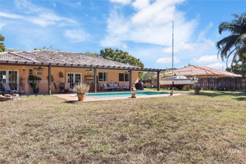 Купить виллу или дом в Хомстед, Флорида 4 спальни, 211.07м2, № 2025797 - фото 18