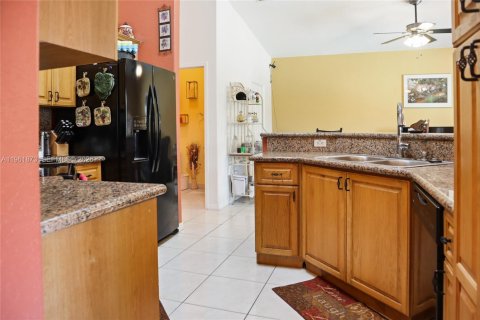 Купить виллу или дом в Хомстед, Флорида 4 спальни, 211.07м2, № 2025797 - фото 7