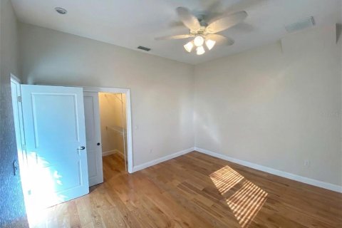 House in Hudson, Florida 4 bedrooms, 256.41 sq.m. № 2258509 - photo 27