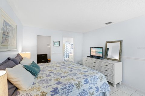 Condo in Bradenton, Florida, 2 bedrooms № 2166672 - photo 13