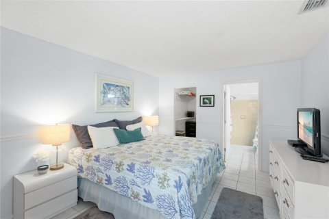 Condo in Bradenton, Florida, 2 bedrooms № 2166672 - photo 12