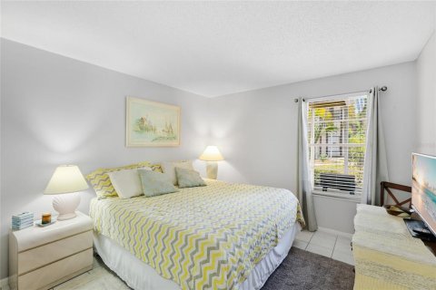 Condo in Bradenton, Florida, 2 bedrooms № 2166672 - photo 19