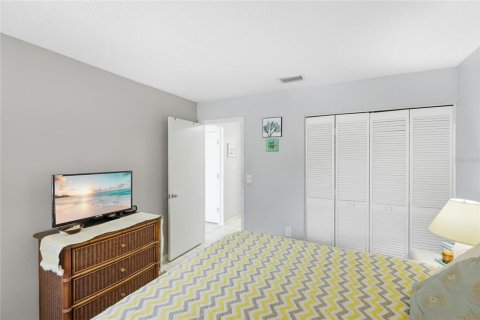 Condo in Bradenton, Florida, 2 bedrooms № 2166672 - photo 18
