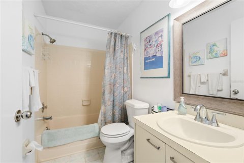 Condo in Bradenton, Florida, 2 bedrooms № 2166672 - photo 20