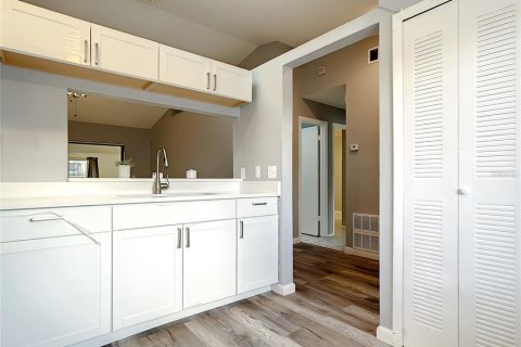 Duplex in Orlando, Florida 2 bedrooms, 107.58 sq.m. № 1899164 - photo 11