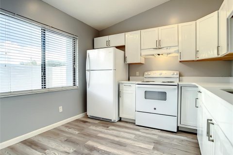 Duplex in Orlando, Florida 2 bedrooms, 107.58 sq.m. № 1899164 - photo 9