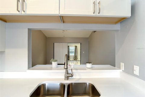 Duplex in Orlando, Florida 2 bedrooms, 107.58 sq.m. № 1899164 - photo 13