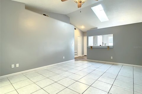 Duplex in Orlando, Florida 2 bedrooms, 107.58 sq.m. № 1899164 - photo 17