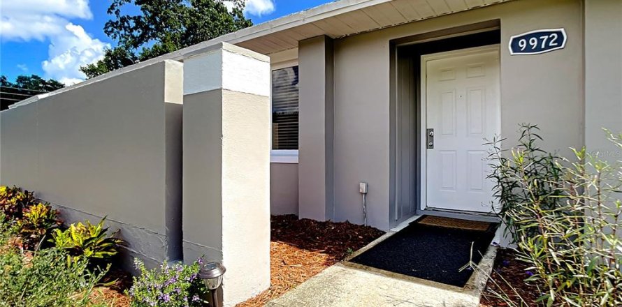 Duplex in Orlando, Florida 2 bedrooms, 107.58 sq.m. № 1899164