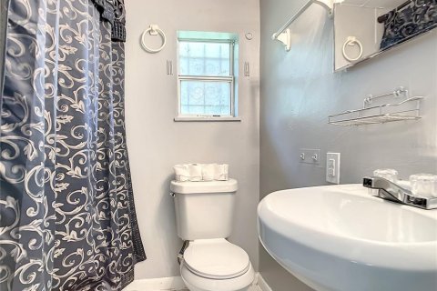 Duplex in Orlando, Florida 2 bedrooms, 107.58 sq.m. № 1899164 - photo 22