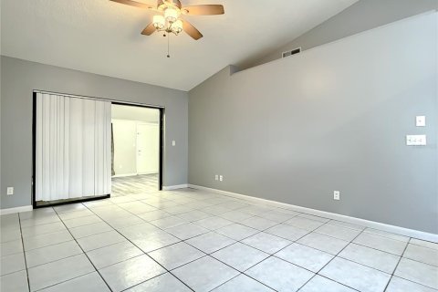 Duplex in Orlando, Florida 2 bedrooms, 107.58 sq.m. № 1899164 - photo 15
