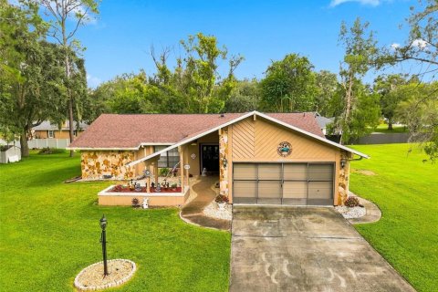 Casa en Brooksville, Florida 3 dormitorios, 161.46 m2 № 2361543