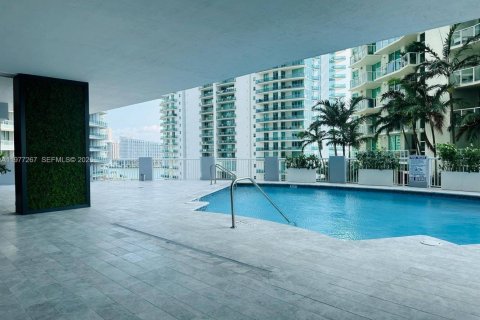 Condo in Miami, Florida, 1 bedroom  № 2041649 - photo 10