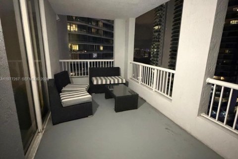 Condo in Miami, Florida, 1 bedroom  № 2041649 - photo 14
