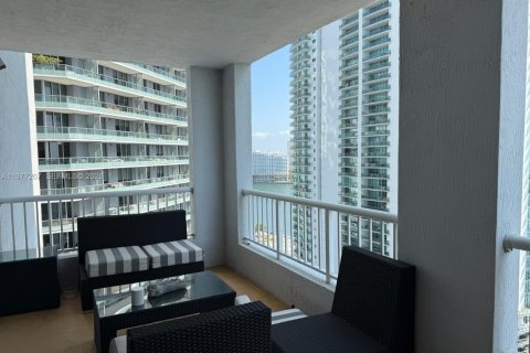 Condo in Miami, Florida, 1 bedroom  № 2041649 - photo 2