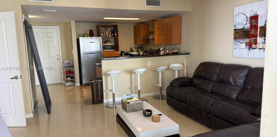 Condo in Miami, Florida, 1 bedroom  № 2041649
