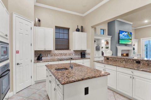 House in Four Corners, Florida 6 bedrooms, 424.93 sq.m. № 1581890 - photo 17