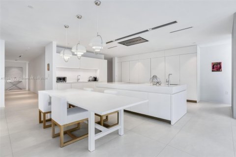 Condo in Miami, Florida, 4 bedrooms  № 1864703 - photo 25