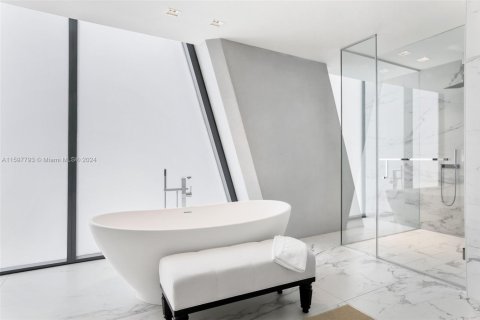 Condo in Miami, Florida, 4 bedrooms  № 1864703 - photo 11