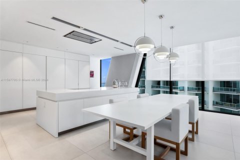 Condo in Miami, Florida, 4 bedrooms  № 1864703 - photo 24