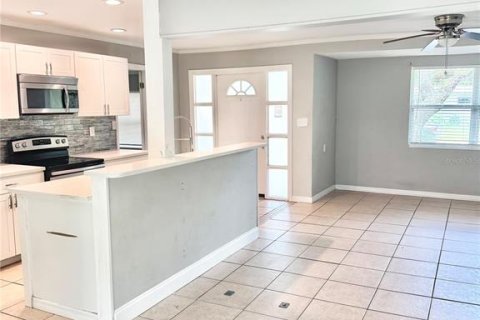 House in Tampa, Florida 3 bedrooms, 140.28 sq.m. № 1803318 - photo 19