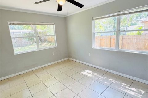 House in Tampa, Florida 3 bedrooms, 140.28 sq.m. № 1803318 - photo 12