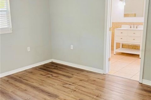 House in Tampa, Florida 3 bedrooms, 140.28 sq.m. № 1803318 - photo 7