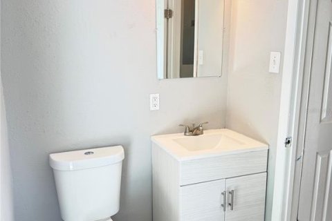 House in Tampa, Florida 3 bedrooms, 140.28 sq.m. № 1803318 - photo 14