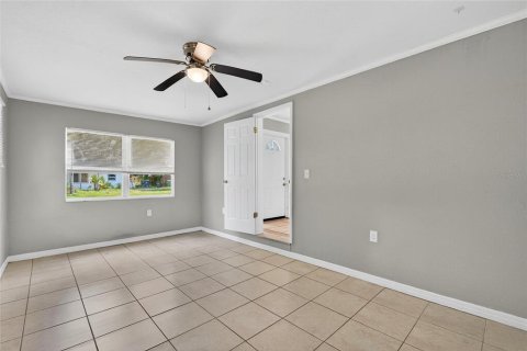 House in Tampa, Florida 3 bedrooms, 140.28 sq.m. № 1803318 - photo 28