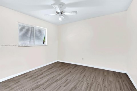 House in Pembroke Pines, Florida 4 bedrooms, 168.8 sq.m. № 1647034 - photo 20
