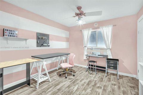 House in Pembroke Pines, Florida 4 bedrooms, 168.8 sq.m. № 1647034 - photo 25