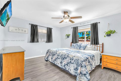 House in Pembroke Pines, Florida 4 bedrooms, 168.8 sq.m. № 1647034 - photo 17