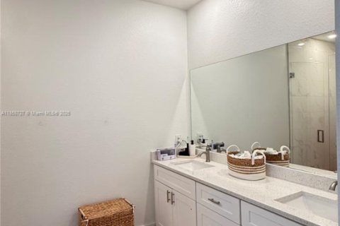 Casa en venta en Cape Coral, Florida, 3 dormitorios, 153.75 m2 № 1892509 - foto 8